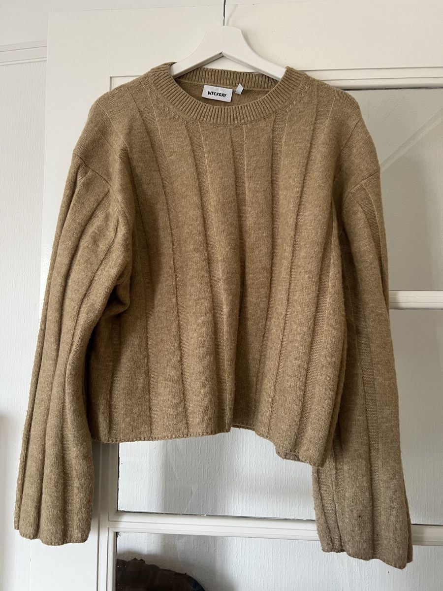 Weekday Maglioni & Felpe: Weekday sweater in L – Usato da Lausanne venduto da x_g_768c