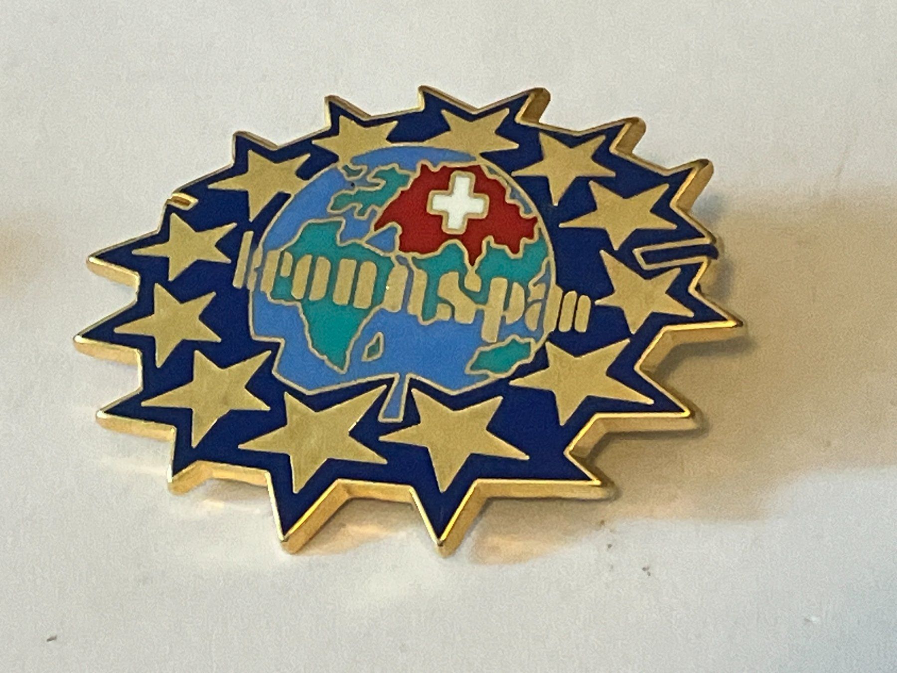 Plaketten & Abzeichen: 1 Pin Kronnspan – Gebraucht aus Basel von djwwpp