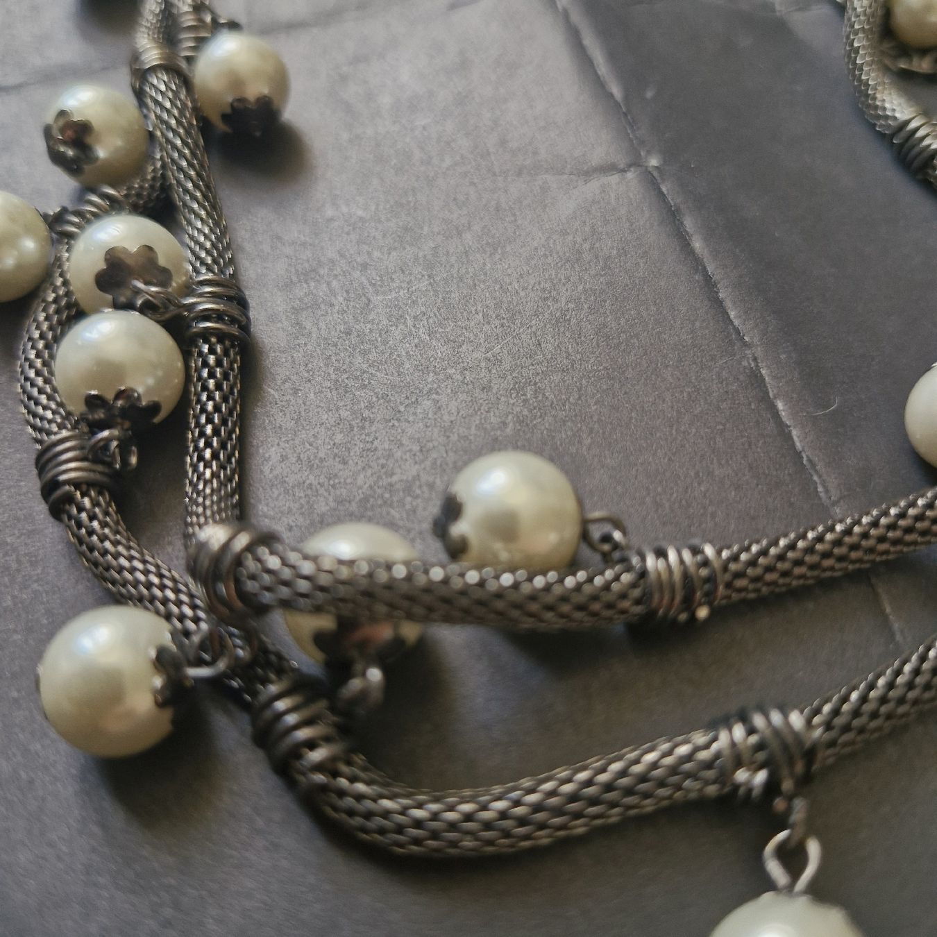 Catenine: Collier chaîne grise et perles – Usato da Neuchâtel venduto da yas_zdb7 1