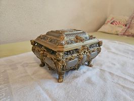 Schmuckschatulle Erhard & Söhne aus vergoldeter Bronze