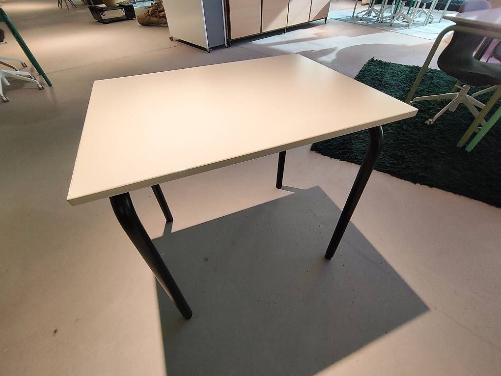 Schreibtische: Bürotisch klein – Gebraucht aus Lüterswil von inf_n6gx