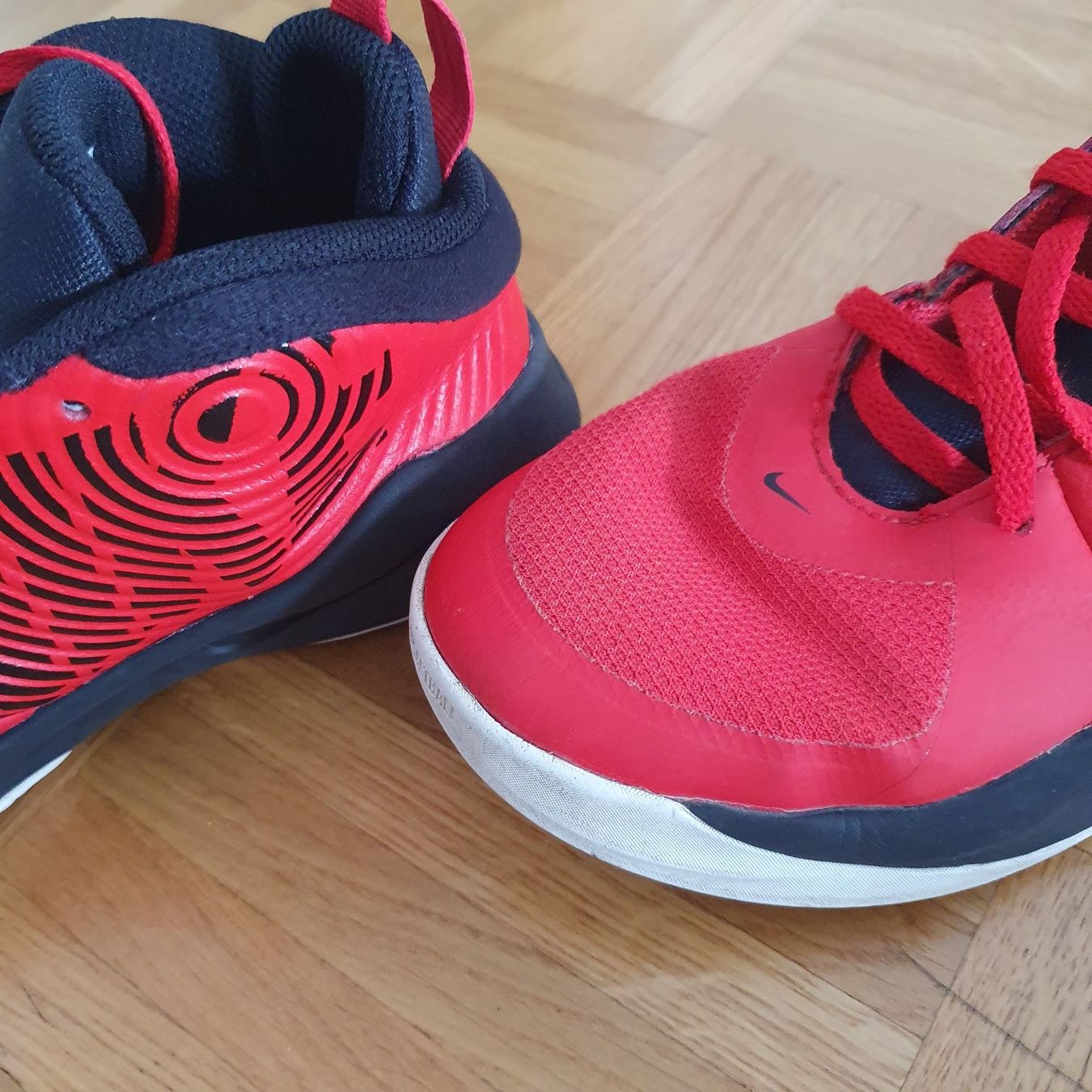 Nike Herrenschuhe: Chaussures Nike 36,5 – Gebraucht aus Prilly von RoDyRe 2
