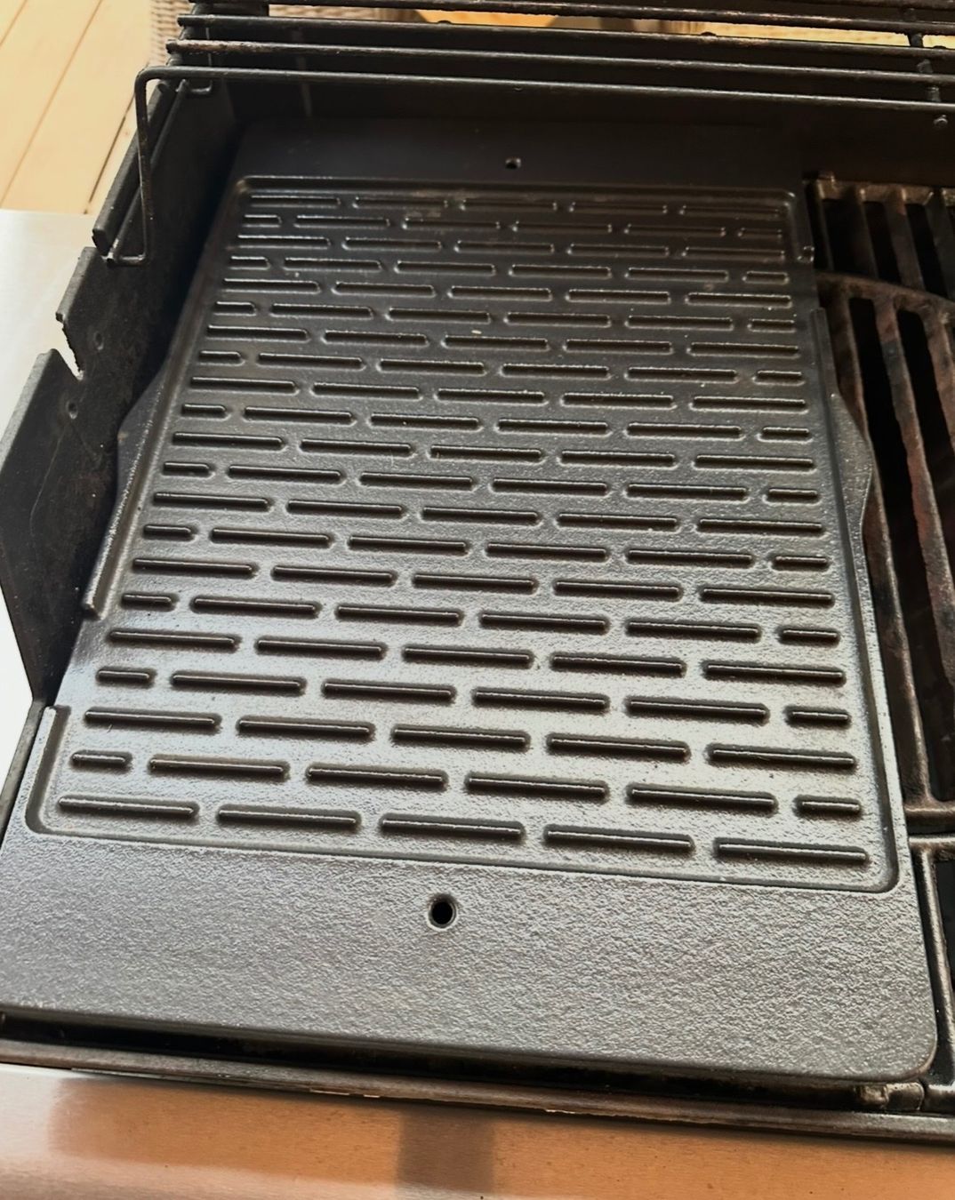 Weber Griglie: Weber Genesis Gasgrill 4 Brenner gebrauchter Zustand – Usato da Schellenberg venduto da Brigitte000 4
