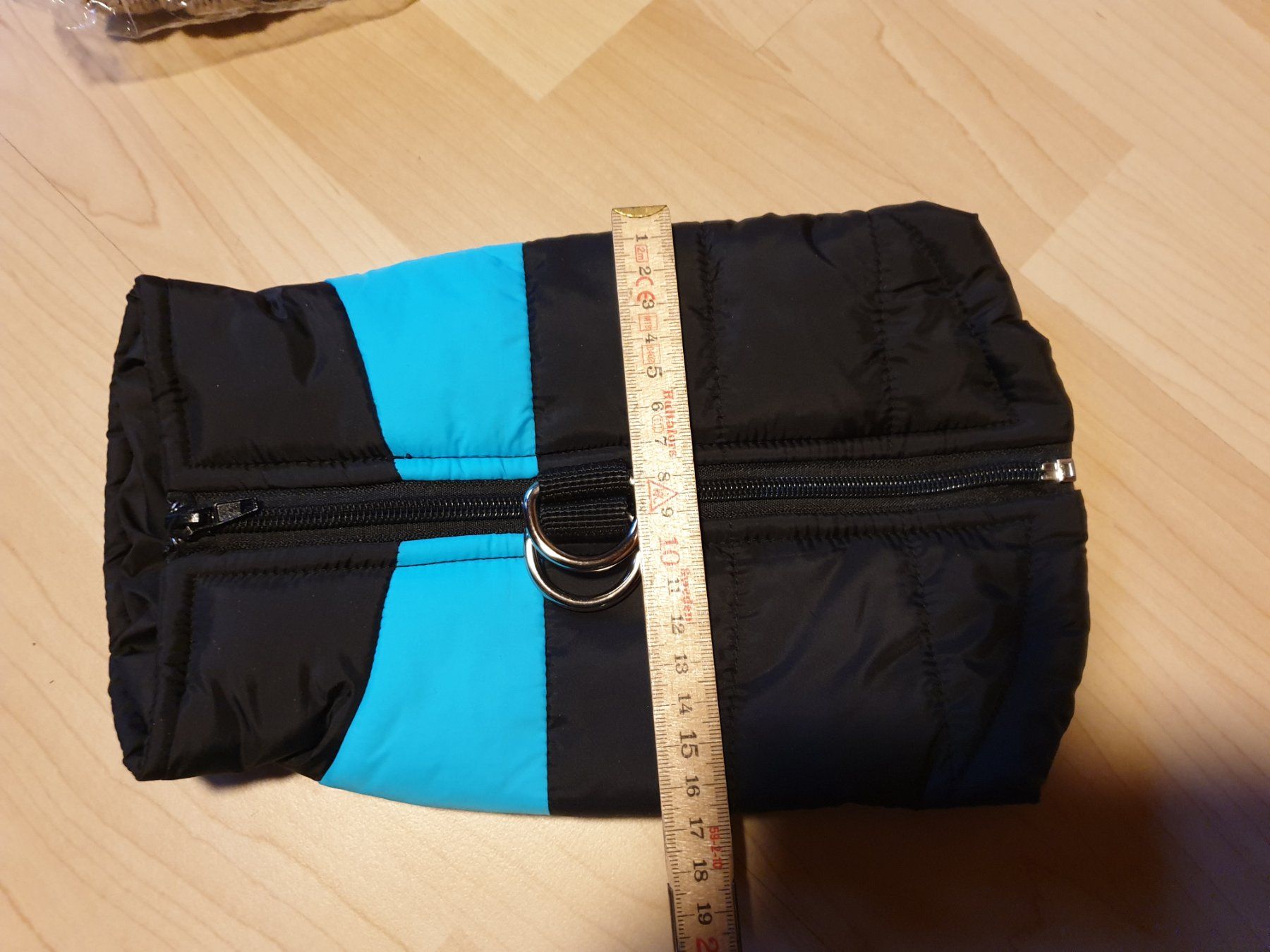 Abbigliamento: Mantel für Hund – Nuovo (secondo la descrizione) da Reutigen venduto da Easy0807 3