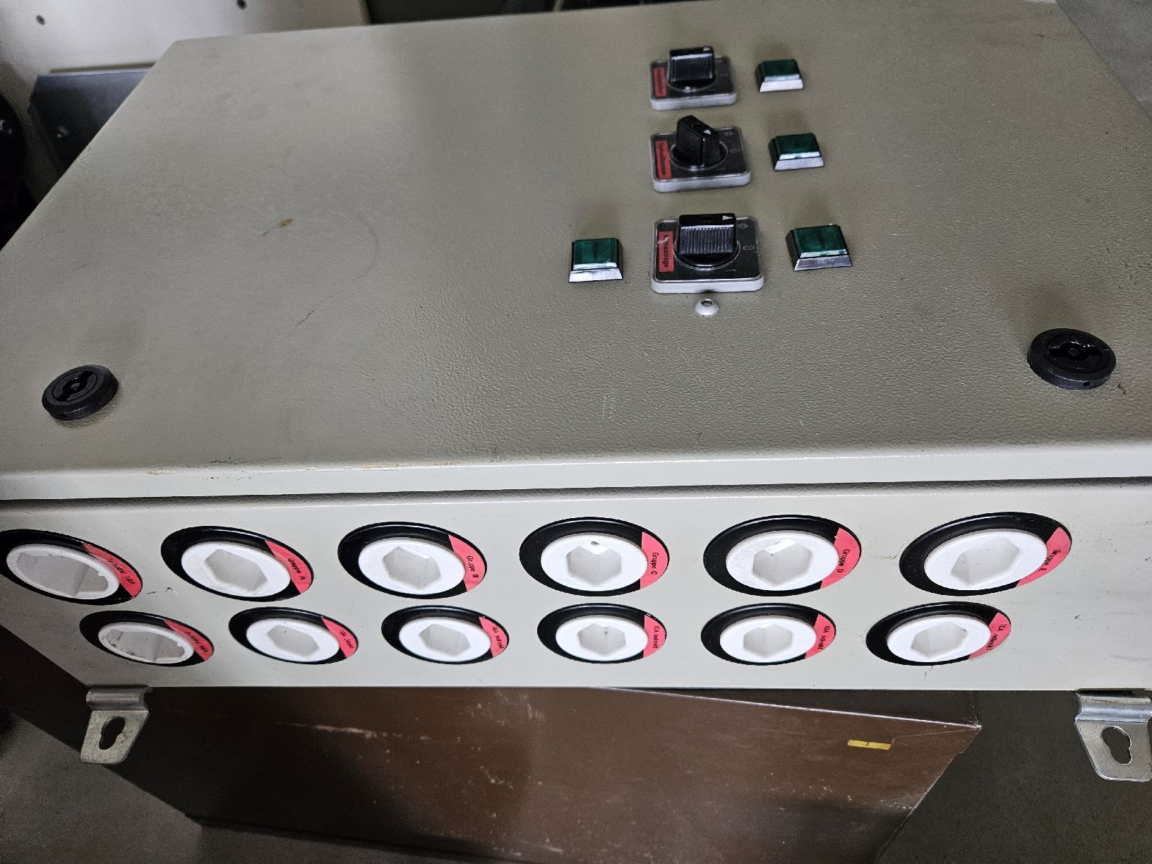 Armadi: elektrokasten – Usato da Regensdorf venduto da Zem003 2