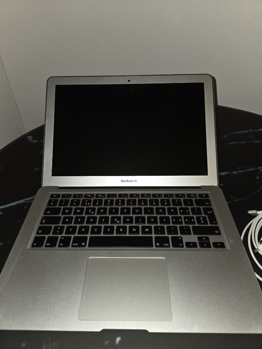 Apple Notebook: MacBook Air 13" A1466 2017 mit Ladegerät & Tasche – Usato da Morschach venduto da bluefisch396 1