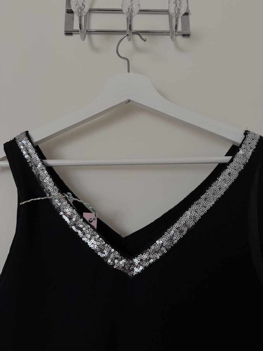 Top: Haut noir avec paillettes taille M – Nuovo (secondo la descrizione) da Dombresson venduto da feline_ne 3