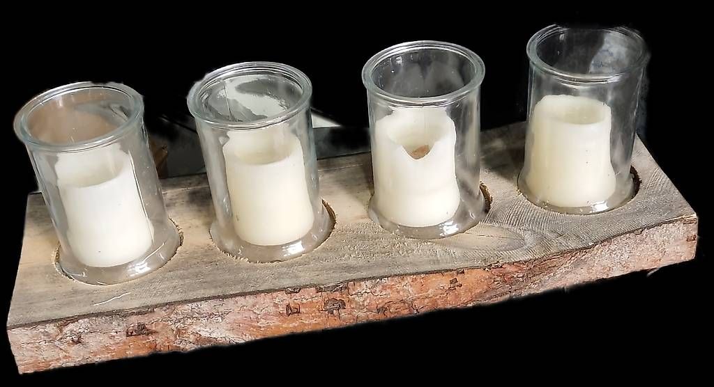 Portacandele: Rustikaler Windlicht Kerzenhalter aus Holz 4 Gläser – Usato da Ennenda venduto da Mr.Alpen16536
