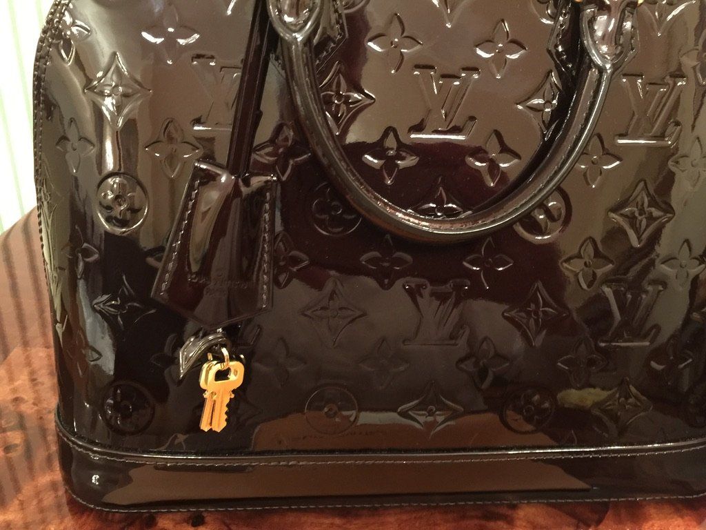 Louis Vuitton Borse da donna: LOUIS VUITTON 'Alma' PM Vernis Monogram Amarante borsa NUOVO – Nuovo (secondo la descrizione) da Genestrerio venduto da fra_c955 7