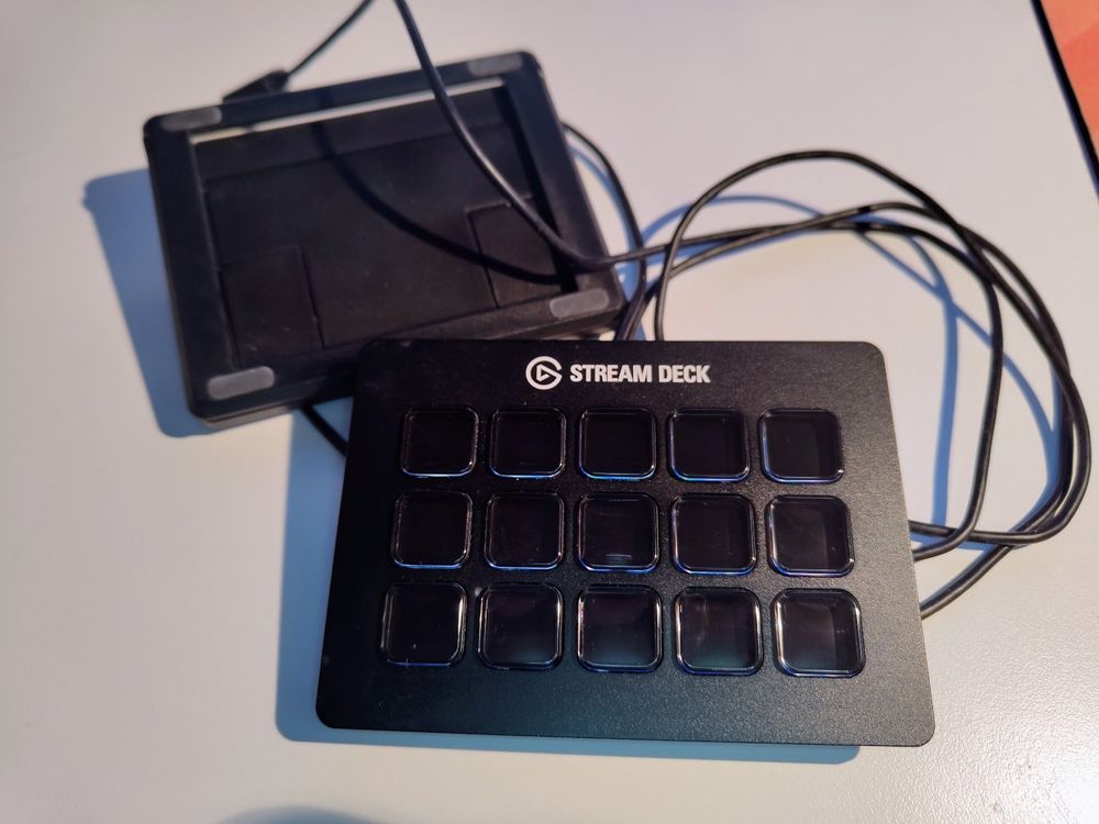 Elgato Stream Deck Mk1 D'occasion – Contrôleur Studio PC/MAC Très Bon état