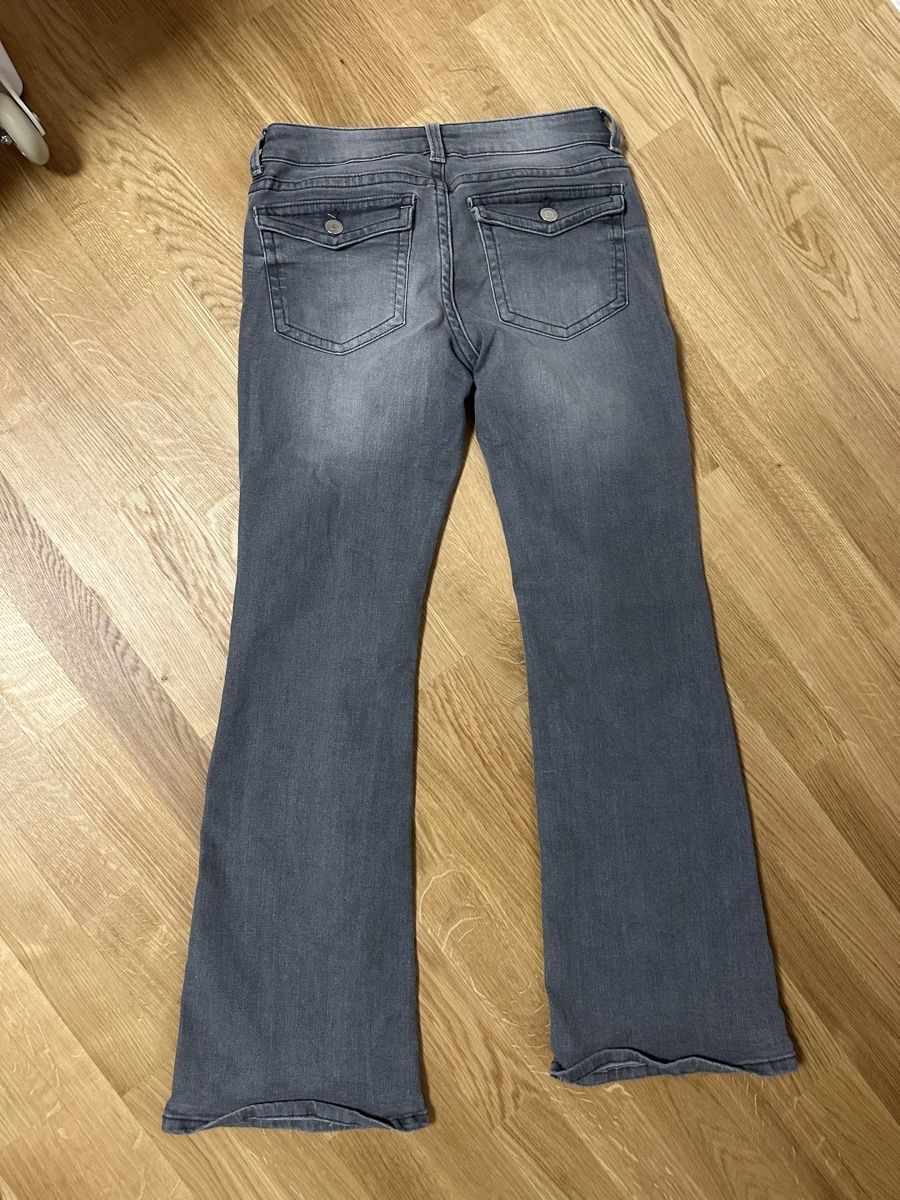 H&M Jeans: Divided H&M flared Jeans, Grösse 40, 1x getragen – Usato da Pfaffhausen venduto da Geraldine12 3