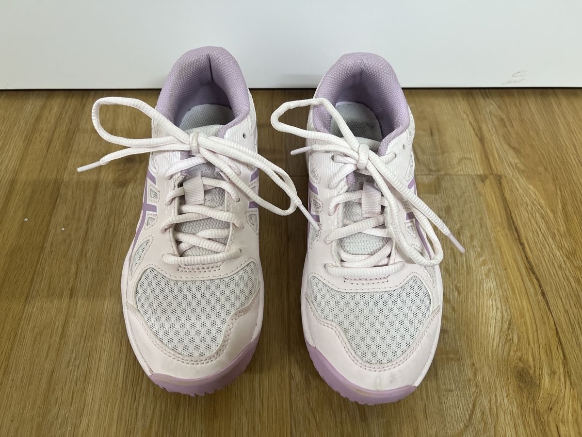 Asics Scarpe per ragazze: Asics Hallenturnschuhe Grösse 34.5 – Usato da Dietikon venduto da DeathValley 2