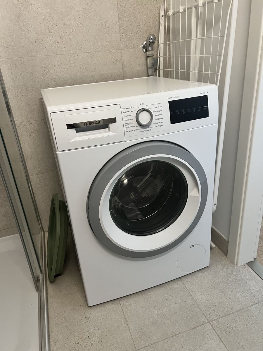 Bosch Waschmaschinen: Washing Machine Bosch Serie 4 – Neu (gemäss Beschreibung) aus Châtelaine von jul_7j98 1