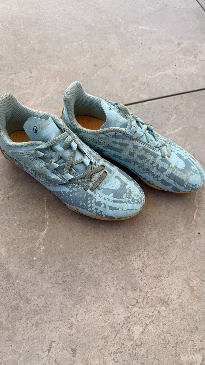 Decathlon Herrenschuhe: Fussballschuhe, Decathlon, Gr. 34, Top! – Gebraucht aus St. Gallen von SYu_1122