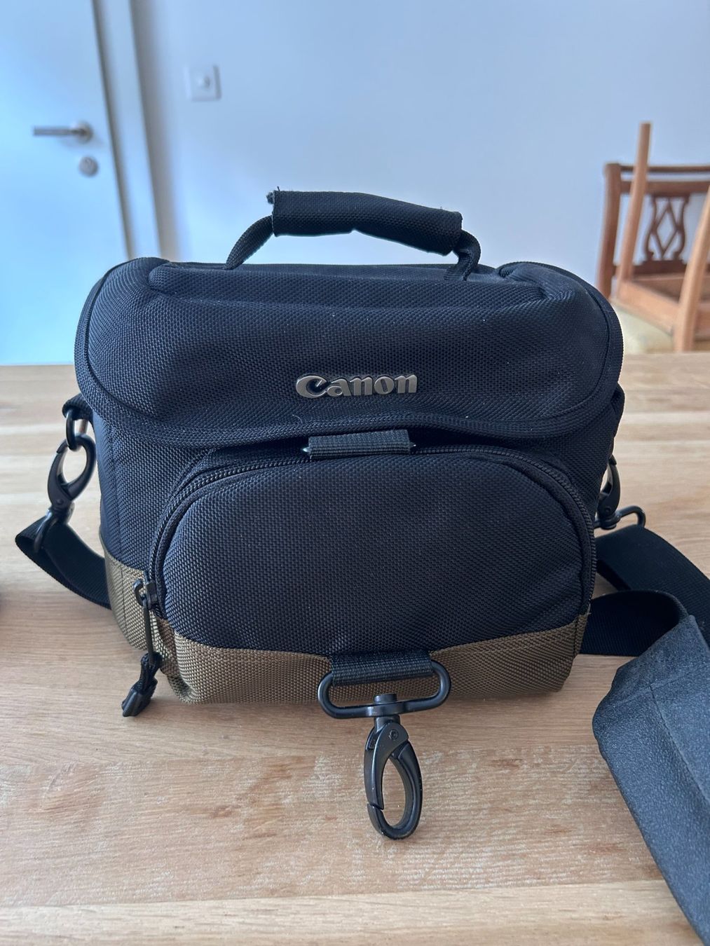 Canon Fotocamera: Canon EOS 550D mit Objektiv und Kameratasche – Usato da Zürich venduto da CMAAcoustics 6
