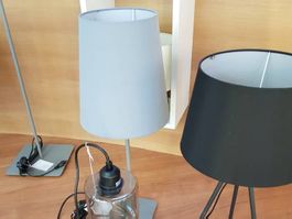 Ermes Tischlampe Grau