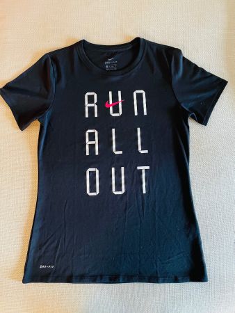 Tolles Nike T-Shirt Dri-Fit / Superbe t-shirt Nike Dri-Fit