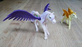 2 Playmobil-Pferde Pegasus