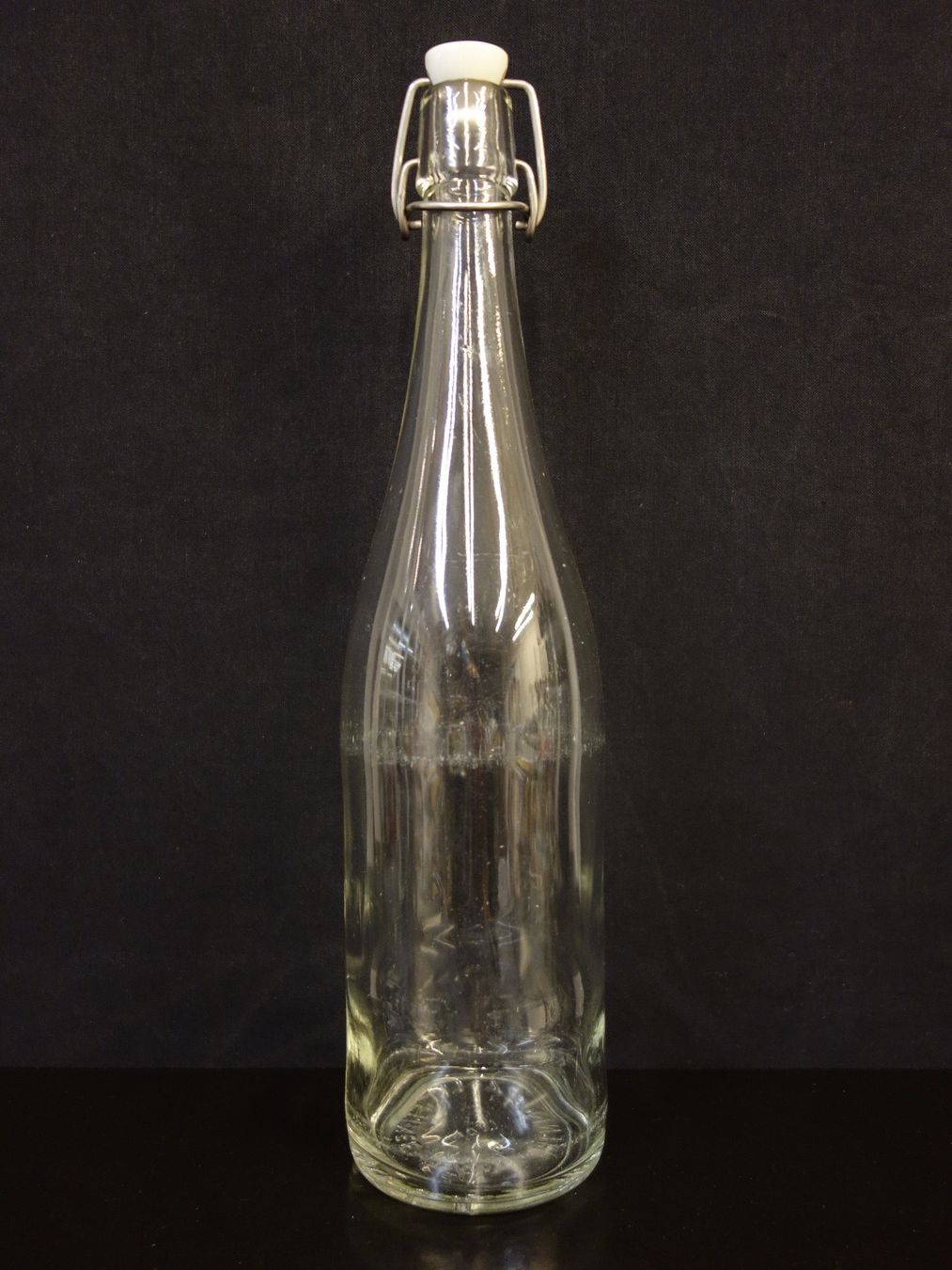 Bicchieri, Caraffe & Bottiglie: alte Flasche HENNIEZ LITHINEE – Usato da Kerzers venduto da Flaschenposten 1