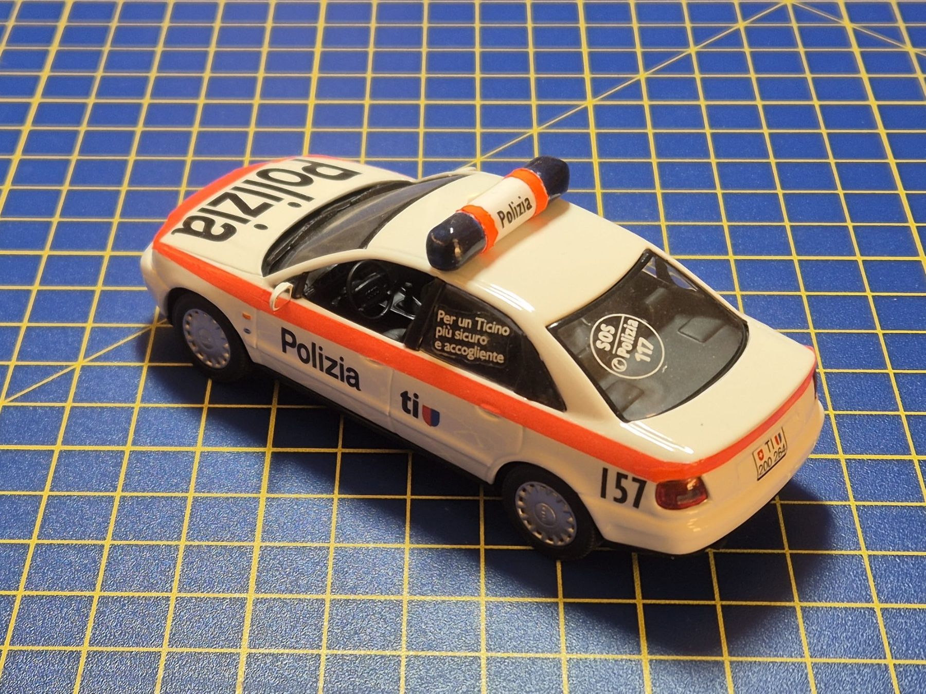 Audi Modellini d'auto: Audi A4 Kantonspolizei Tessin 1:43 – Usato da Lachen SZ venduto da myr_qk5y 1