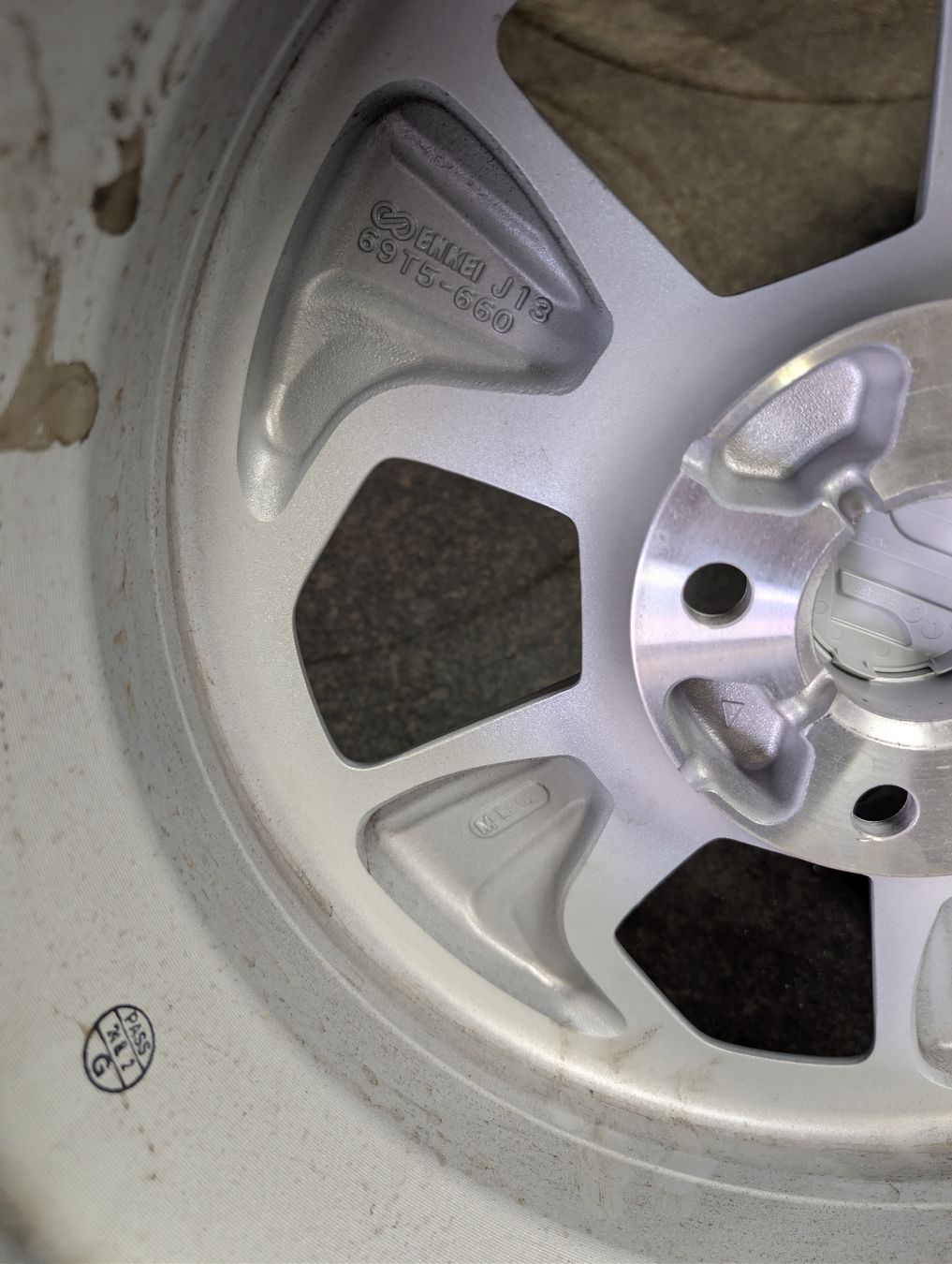 Felgen: Suzuki Felgen  – Neu und originalverpackt aus Dürrenäsch von Pneu-Idris 6