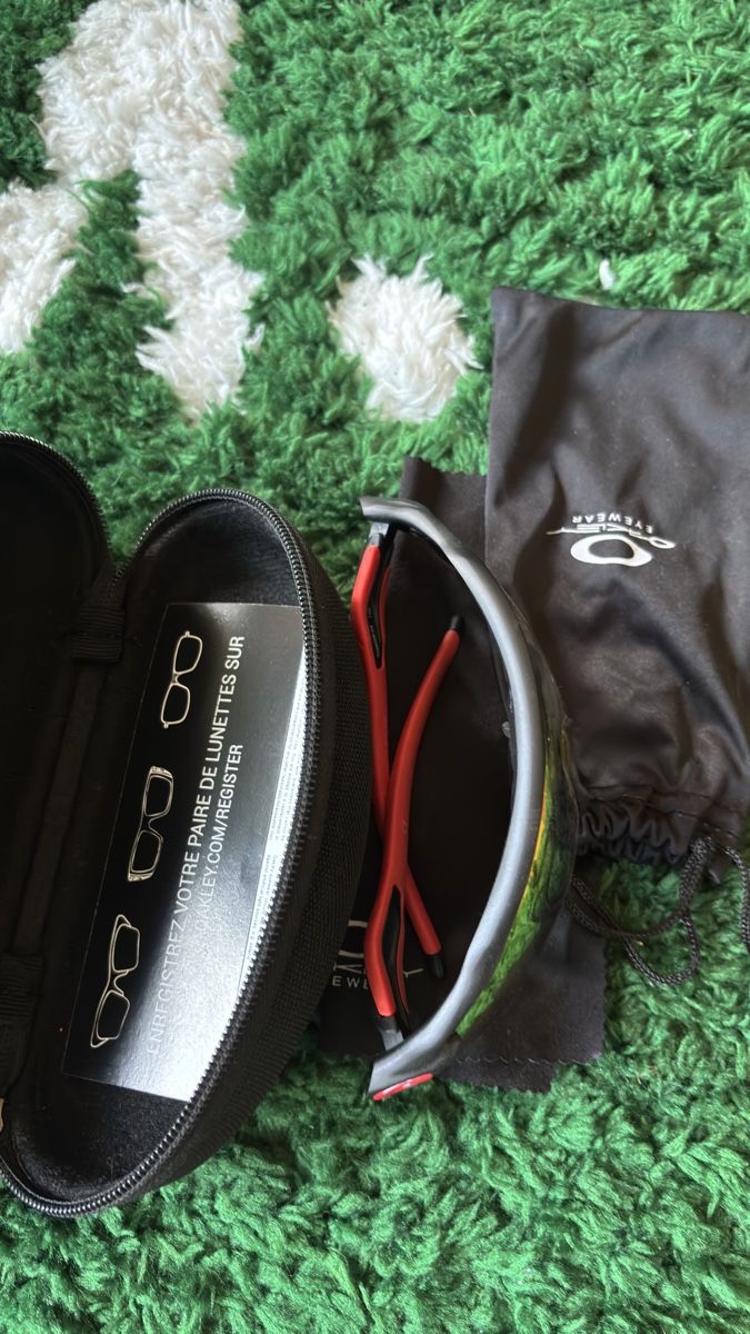 Oakley Lunettes & Verres: Oakley rot  – Neuf (Voir description) à Thun par joa_696w 2