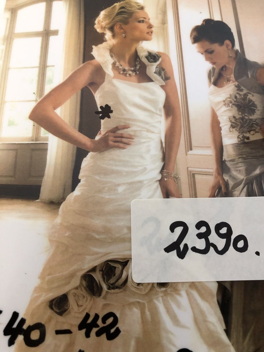 Kleider: Robe de mariée ou autre neuve – Neu und originalverpackt aus Murten von Louis1954 2
