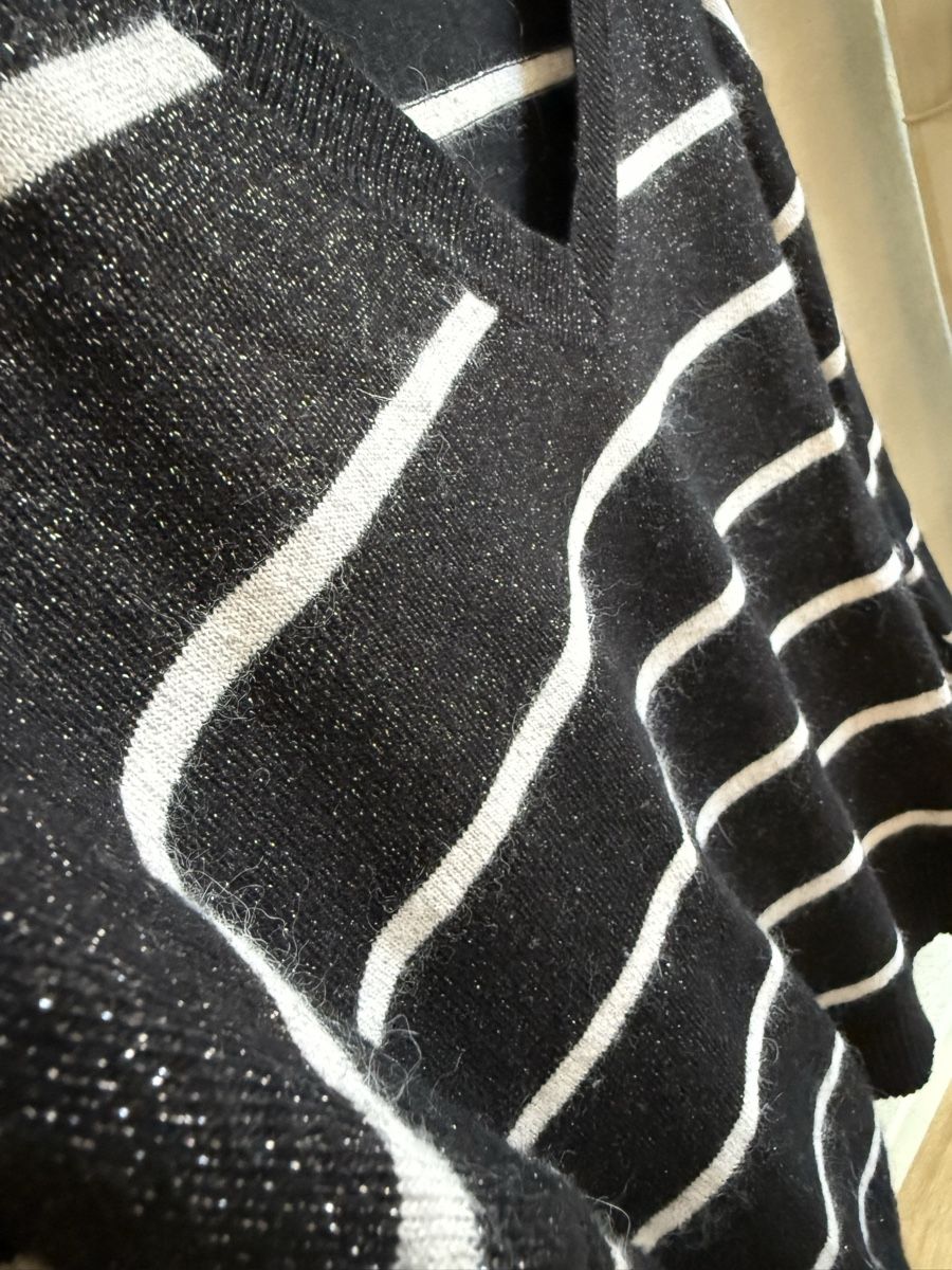 Pullover & Sweatshirts: Pull noir/blanc effet mohair brillant Sweewe Paris, t.S/M – Gebraucht aus Tavannes von Thriftshop 1