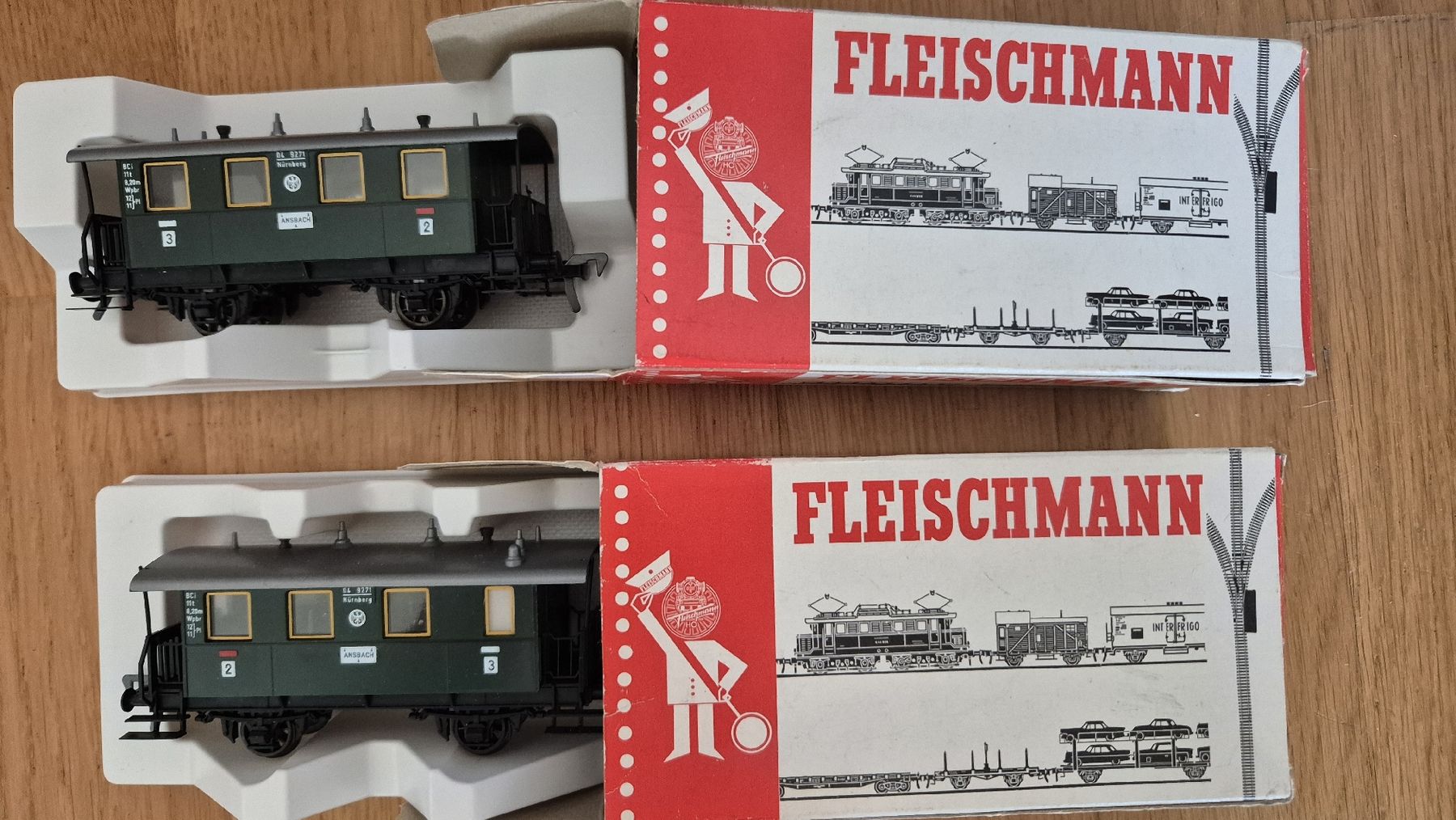 Fleischmann Modellini di ferrovie: Modelleisenbahn Waggon 4x – Nuovo (secondo la descrizione) da Benglen venduto da Janine_25 4