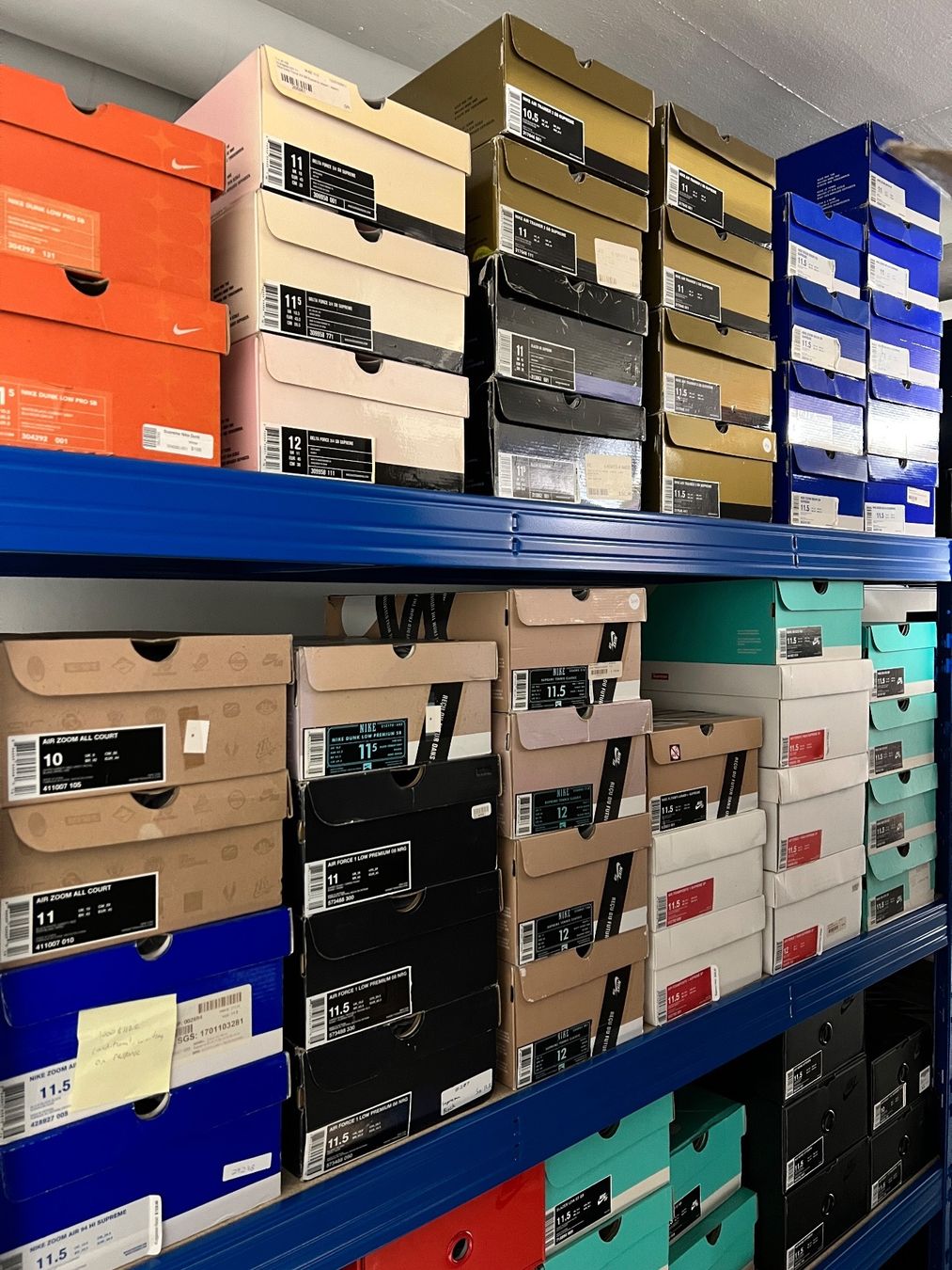 Nike Scarpe da uomo: Nike x Supreme Sneaker Sammlung 2002 - 2022 – Nuovo e nell'imballaggio originale da Bern venduto da ElevenFive 1