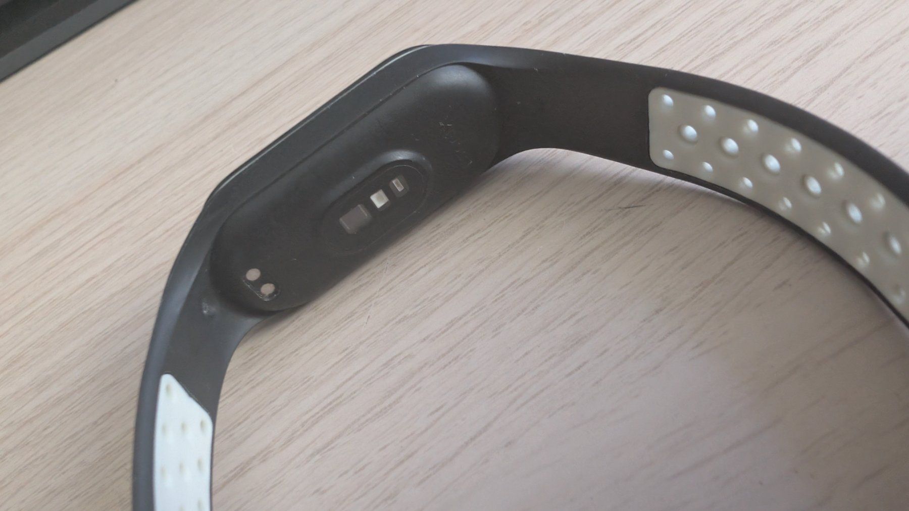 Xiaomi Smartwatch: Xiaomi Smart Band 7 Fitnesstracker mit AMOLED-Display – Usato da Wolhusen venduto da darmil 5