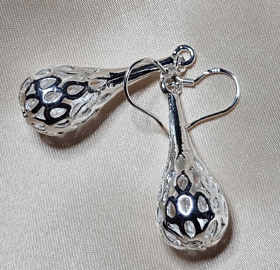 Ohrringe & -stecker: Elegante Ohrringe, 925 versilbert – Neu (gemäss Beschreibung) aus Grenchen von maretop