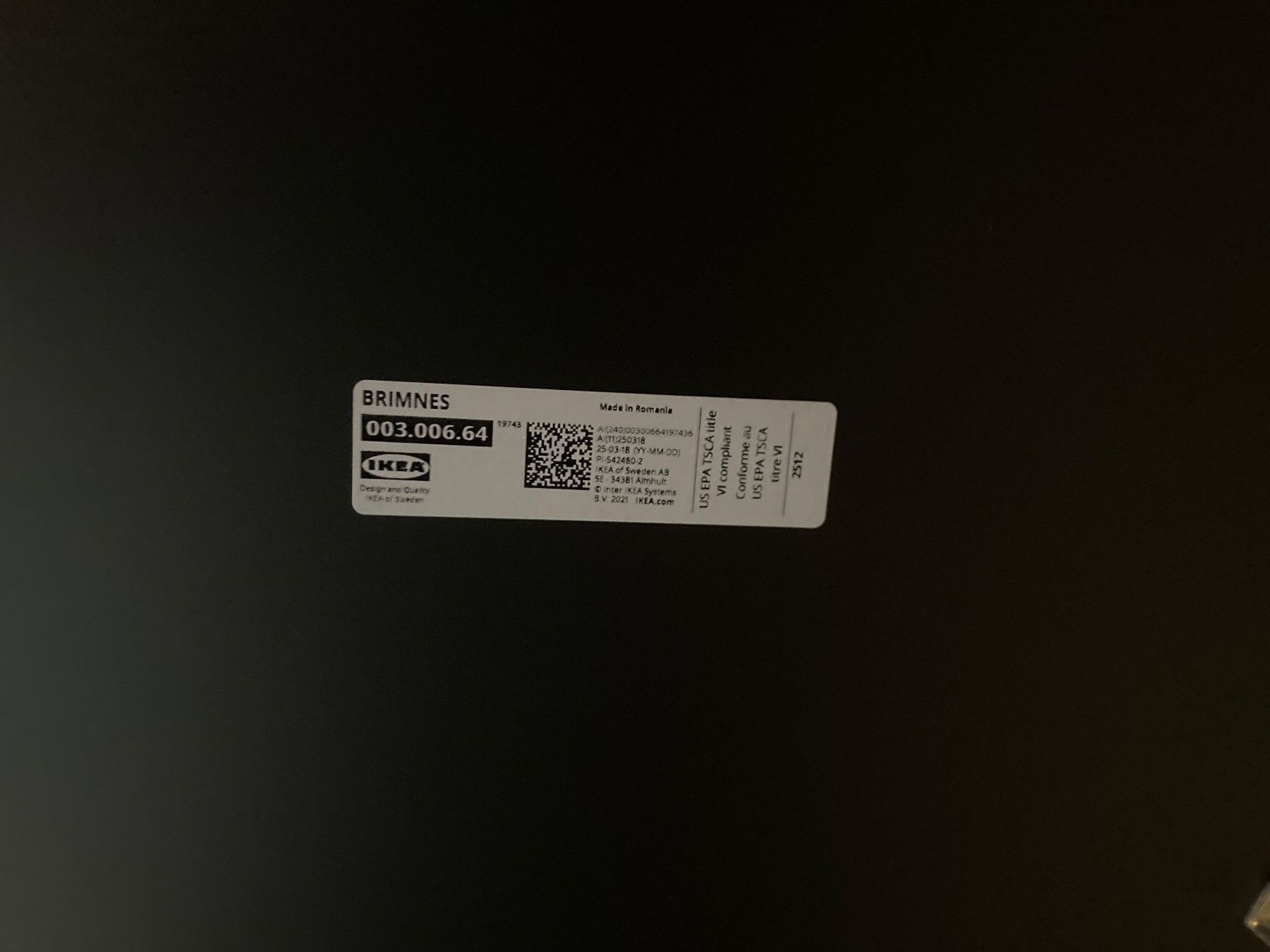 Ikea Armadi: schwarzer Schrank mit Türen/Glas – Usato da Benglen venduto da fla_5n7c