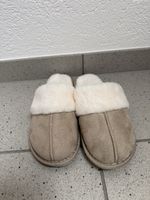 Damen Hausschuhe beige gefüttert, Gr. 35-38, selten getragen