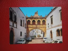 AK Italien Ostuni Altstadt alte Autos