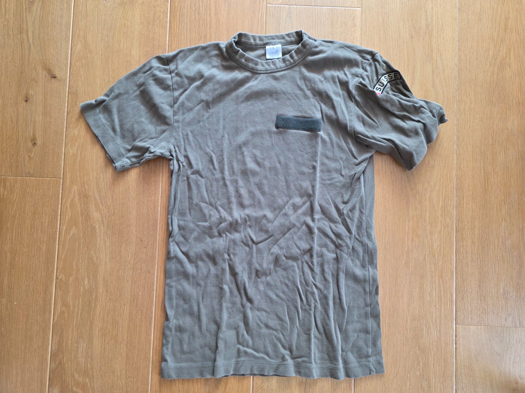 Schweizer Armee Uniformen: Armee T-Shirt Grösse 52 – Gebraucht aus Aarau von Lennz_17 2