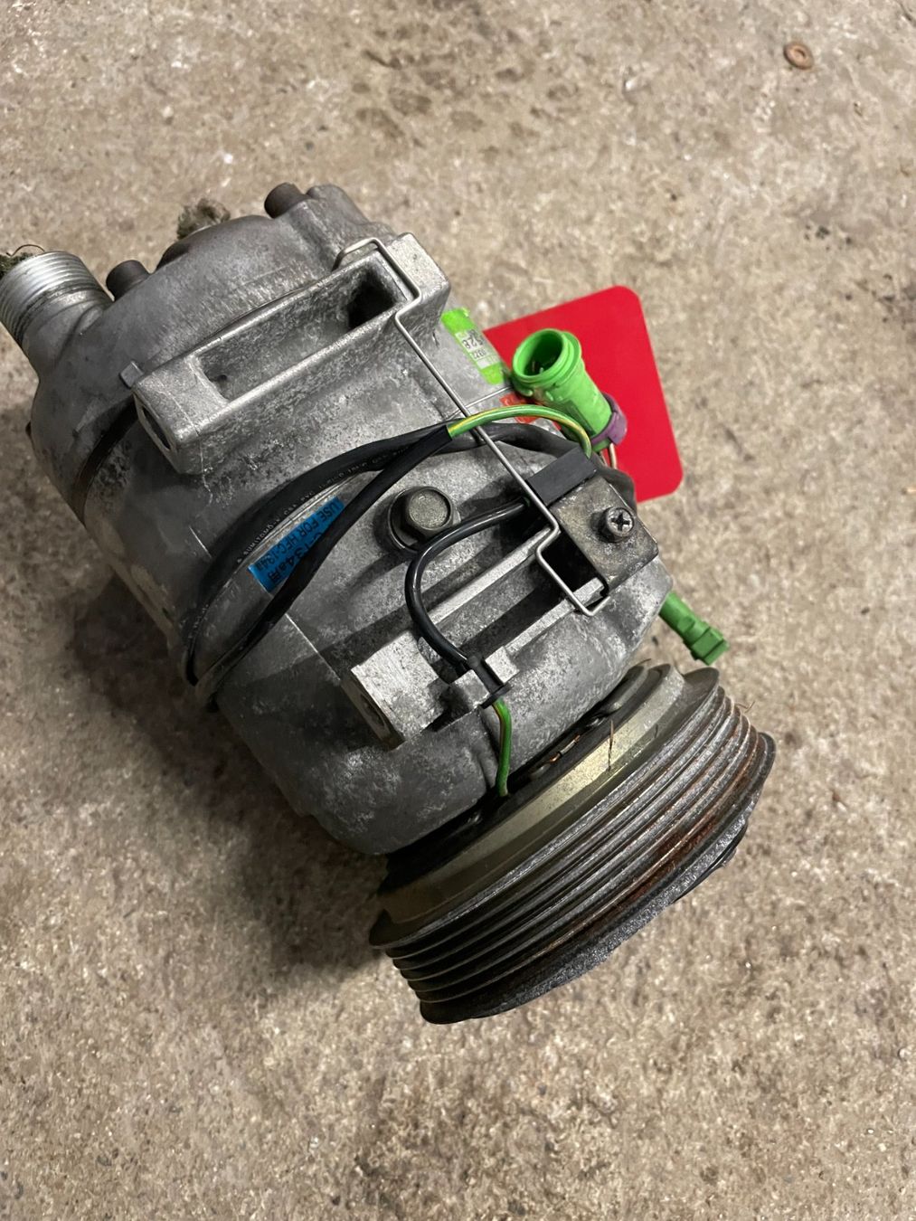 Audi Tutti pezzi di ricambio auto: Klimakompressor Audi 80 AVANT (1992) – Usato da Glarus venduto da adiweb007 1