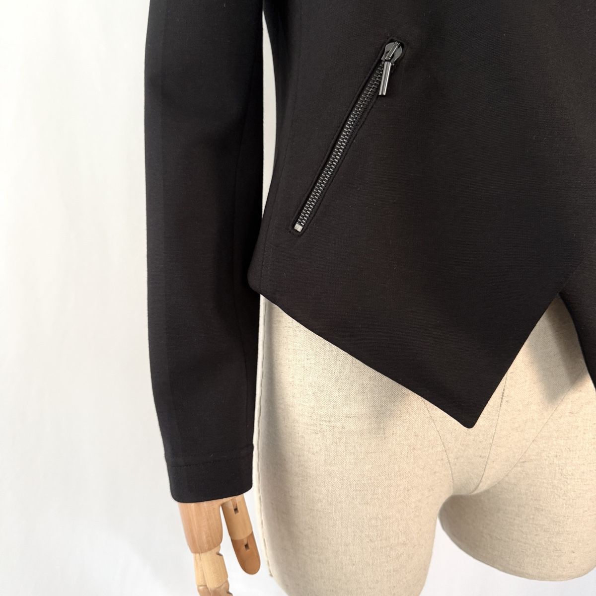 Akris Giacche: AKRIS Black Jacket – Nuovo (secondo la descrizione) da Emmen venduto da Colette-Juliette 2