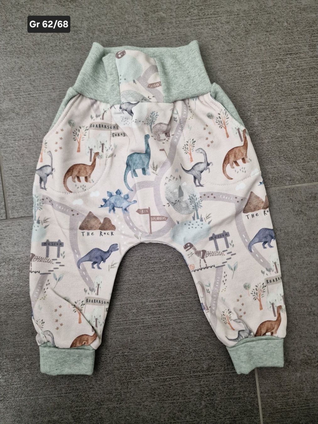 Pantaloni: Neue Handmade Pumphosen Gr 62-68 – Nuovo (secondo la descrizione) da Root venduto da Tanja.st