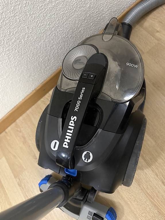 Aspirapolveri & Accessori: PHILIPS 7000 Series Staubsauger  – Usato da Kloten venduto da Privat2011 1