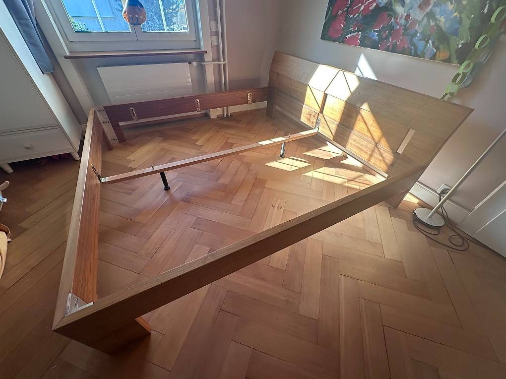 Letti: Doppelbett Nussbaum 200x200 – Usato da Kilchberg ZH venduto da bin_sq5j