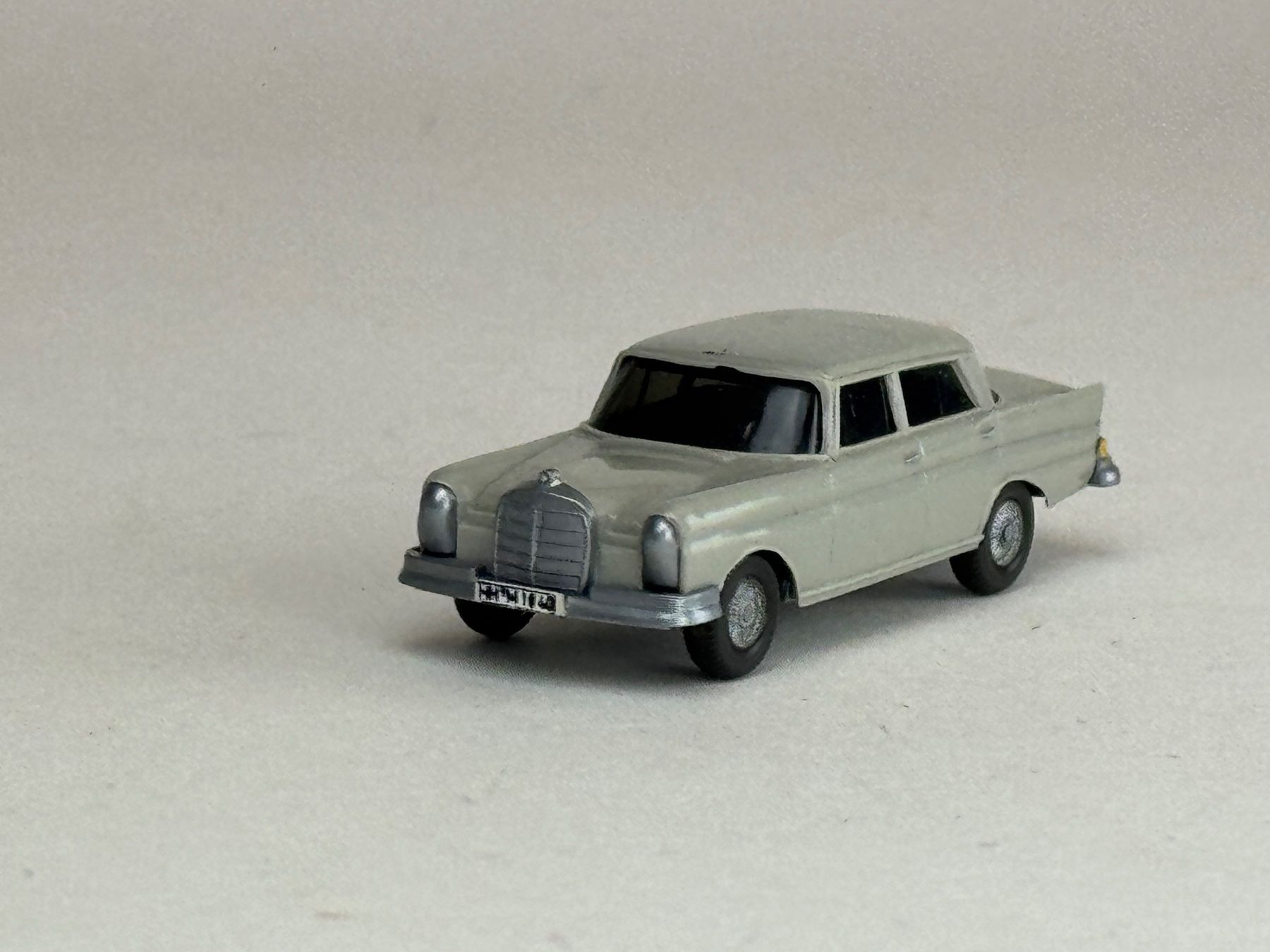 Wiking Modellini d'auto: Mercedes Heckflosse hellgelbgrau – Usato da Elm venduto da Wikmtz