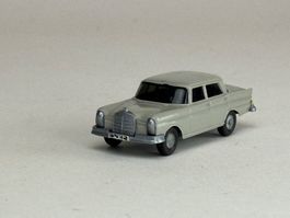 Mercedes Heckflosse hellgelbgrau