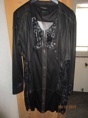 Kleid mit Jäckli wunderschön M schwarz mit Spitzen