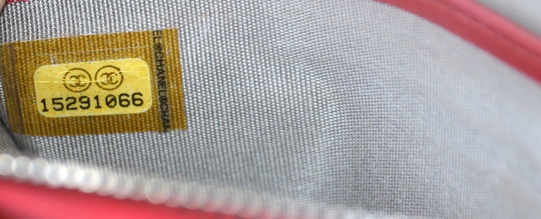 Chanel Portamonete: Chanel Portefeuille Wallet – Usato da Collonges venduto da Auganien 8