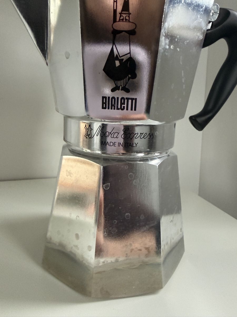 Bialetti Macchine per caffè & Macchine per espresso: Bialetti Moka Express - Italian Coffee Maker – Usato da zug venduto da Inaar 1