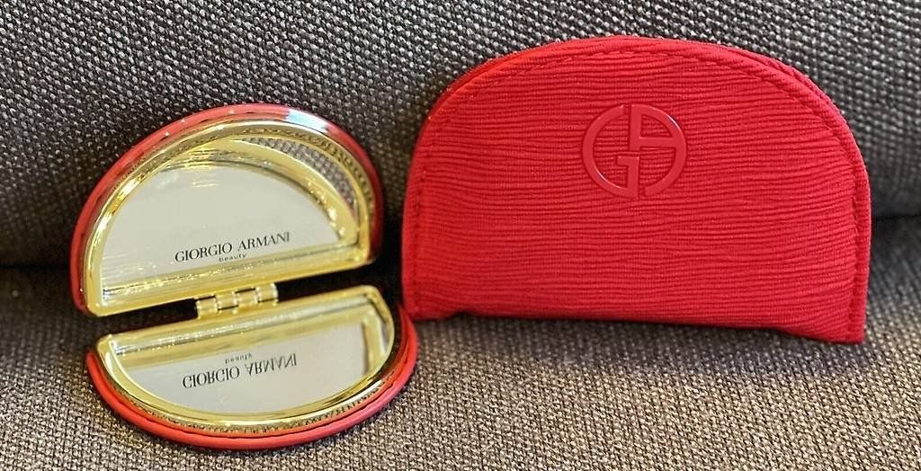 Armani Portamonete: Giorgio Armani Beauty  Mirror / Spiegel – Nuovo e nell'imballaggio originale da Hinwil venduto da faene