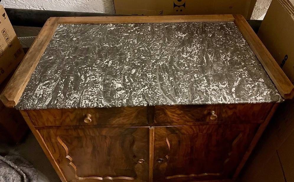 Schränke: Schrank Nussbaum – Gebraucht aus Zürich von car_php8 1