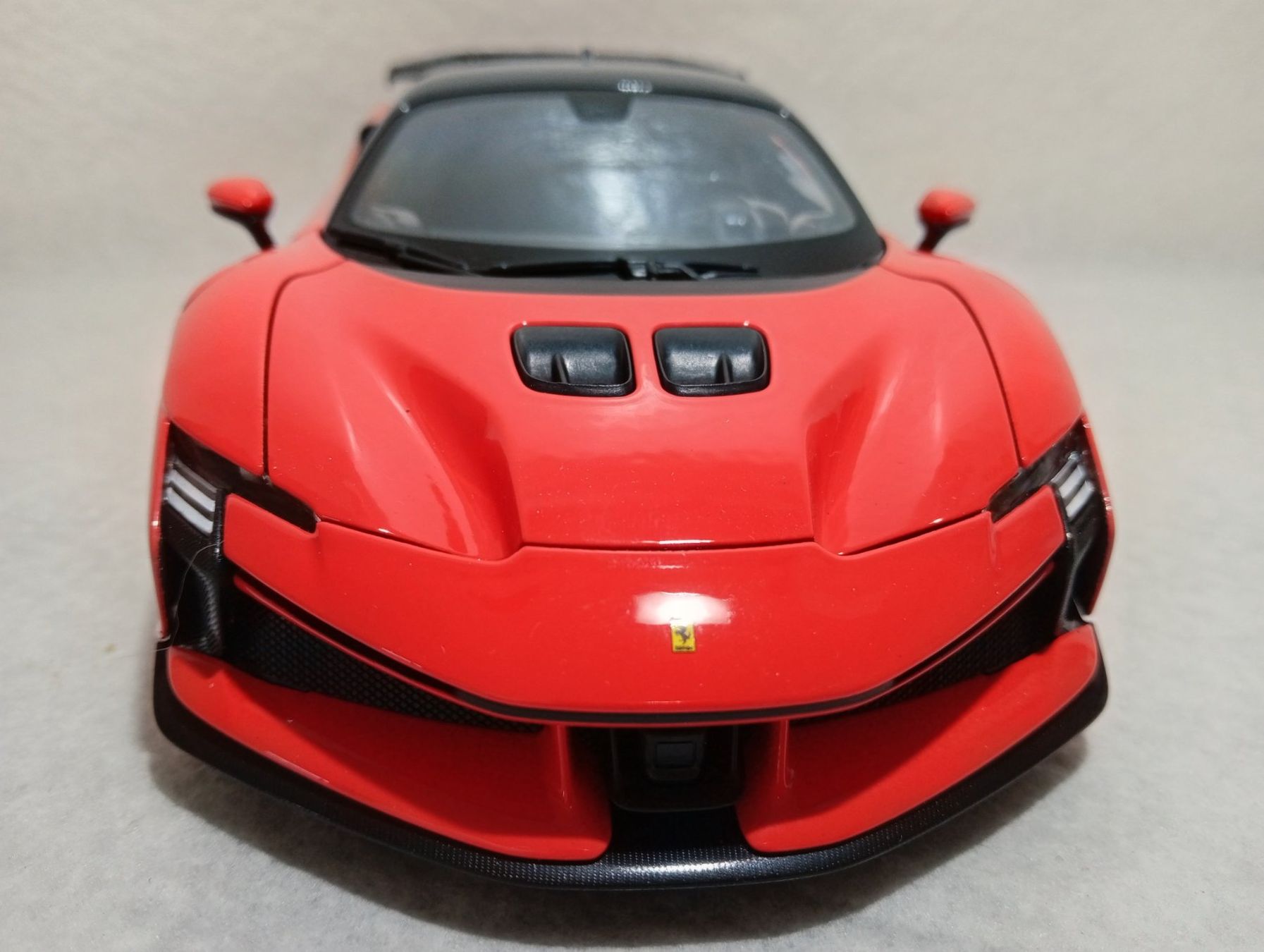 Bburago Modellini d'auto: Ferrari SF90 XX Stradale – Nuovo e nell'imballaggio originale da Huttwil venduto da Secondtrain 3