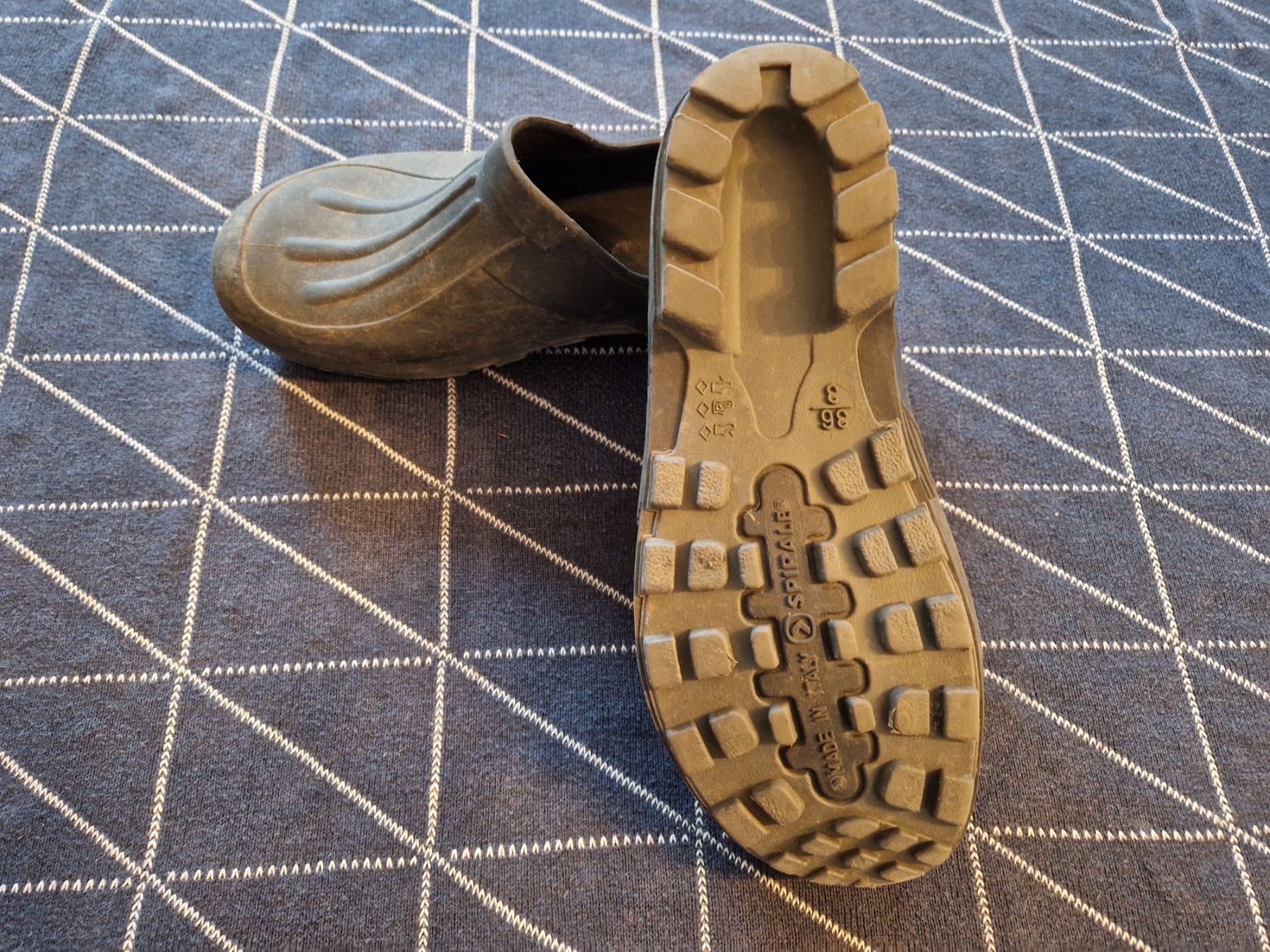 Schuhe für Jungen: Kinder Gartenschuhe blau 36 – Gebraucht aus MUEHLAU von ibo_5c7d 1